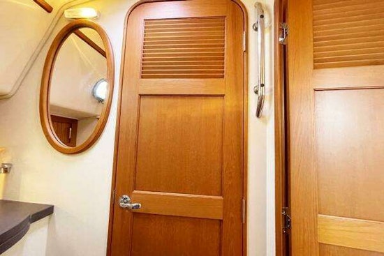 Island Packet 370 Yacht For Sale