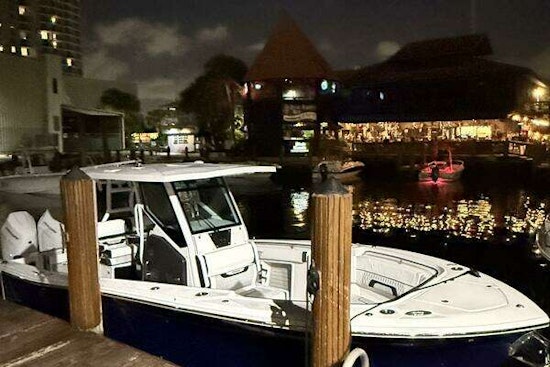 Blackfin 302CC Yacht For Sale