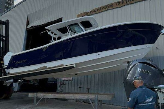 Blackfin 302CC Yacht For Sale