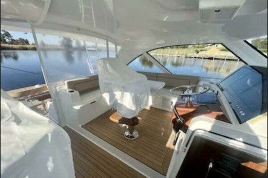 Hatteras GT45X Yacht For Sale