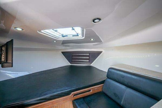 Everglades 350LX Yacht For Sale