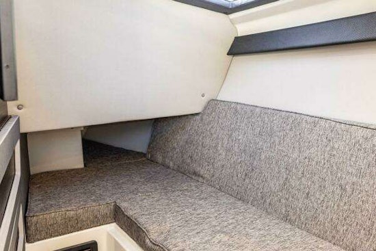 Cobalt R33 Yacht For Sale