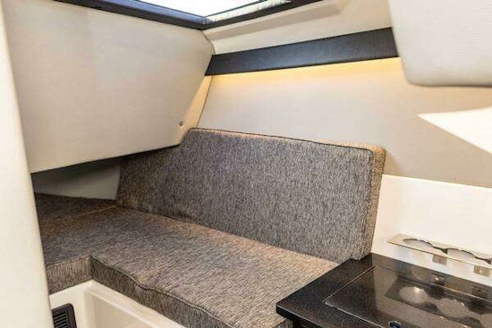 Cobalt R33 Yacht For Sale