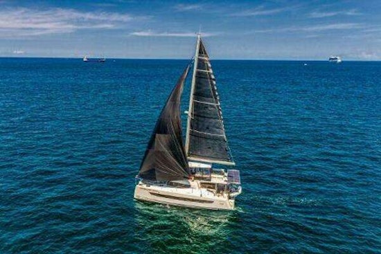 Bali 4.8 Yacht For Sale