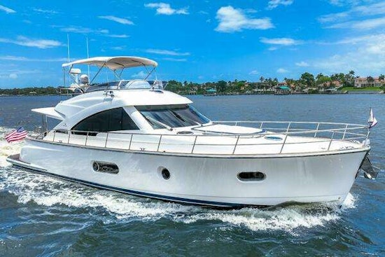 Riviera Belize 54 Daybridge Yacht For Sale