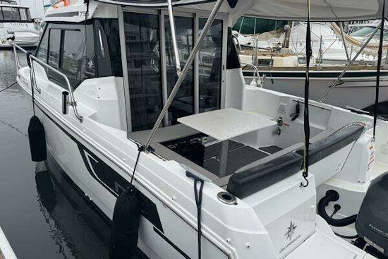 Jeanneau 795 Yacht For Sale