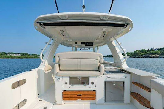 Boston Whaler 350 EX Realm Yacht For Sale