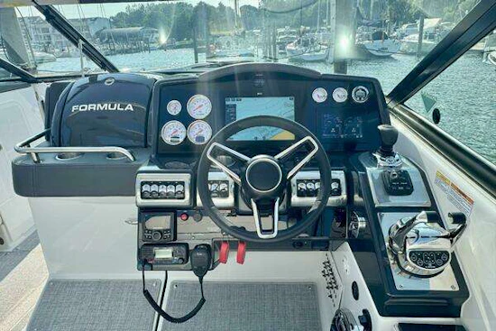 Formula 350 Crossover Bowrider Yacht For Sale