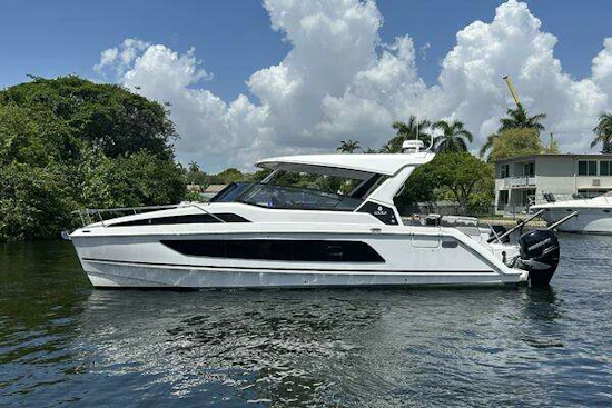 Aquila 36 Sport Yacht For Sale