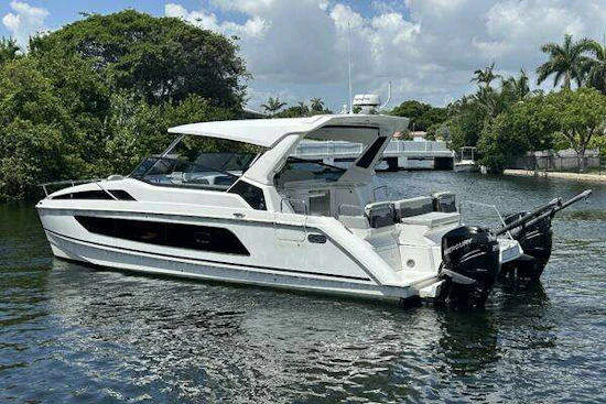 Aquila 36 Sport Yacht For Sale