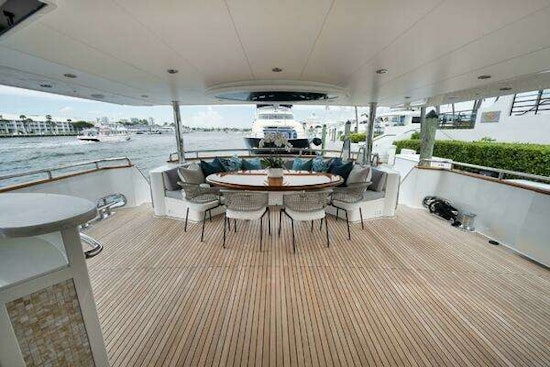 Horizon P110 Tri-Deck Yacht For Sale