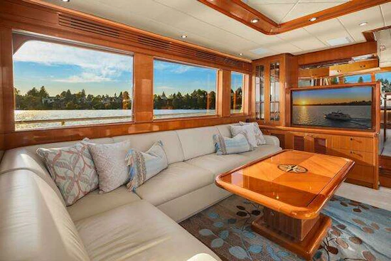 Hampton 720 Skylounge LRC Yacht For Sale
