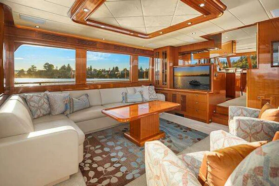 Hampton 720 Skylounge LRC Yacht For Sale