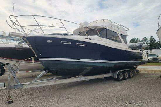 Cutwater C-32 CB Yacht For Sale