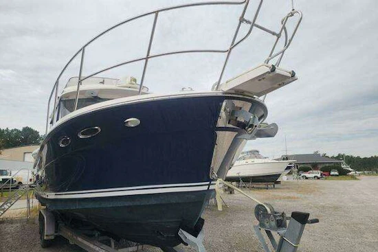 Cutwater C-32 CB Yacht For Sale