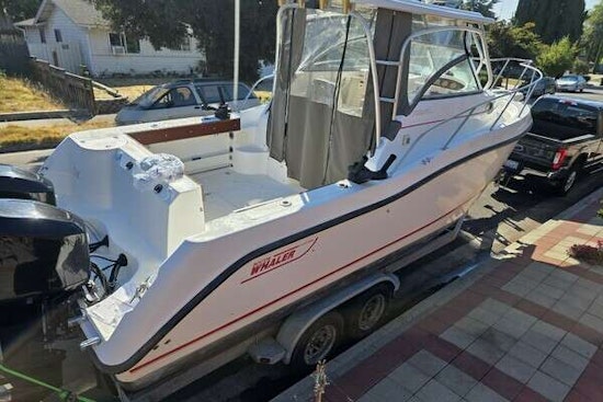 Boston Whaler 255 Conquest Yacht For Sale