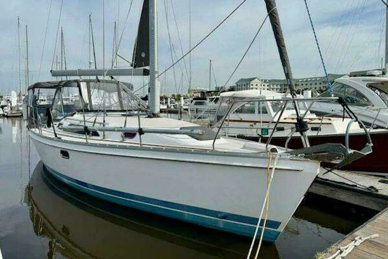 Catalina 355 Yacht For Sale