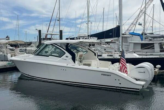 Pursuit DC 326 Yacht For Sale