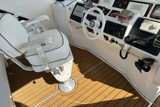 Sea Ray 550 Sedan Bridge Yacht For Sale
