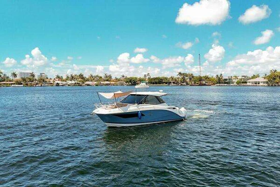 Sea Ray 320 Sundancer OB Yacht For Sale