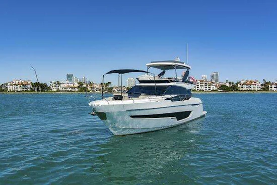 Fairline Squadron 68 Yacht For Sale