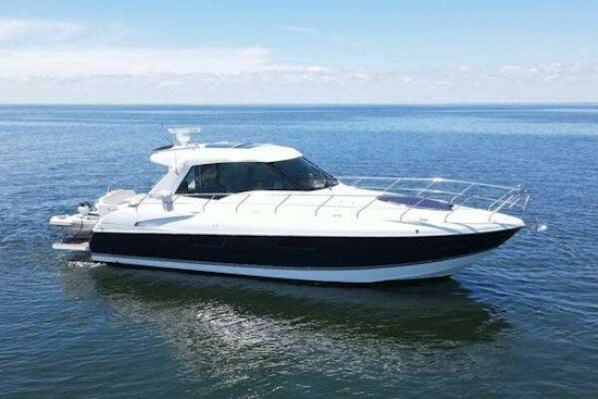 Cruisers Yachts  Yacht For Sale