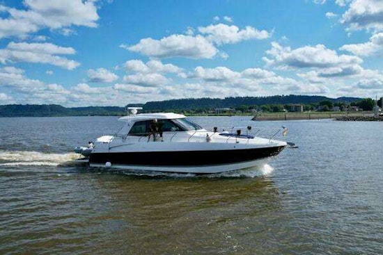 Cruisers Yachts  Yacht For Sale