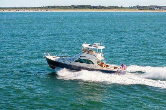 Hinckley Talaria 48 Flybridge Yacht For Sale