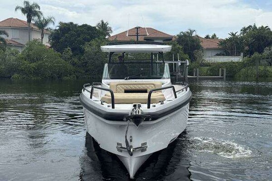 Axopar Sun-Top Yacht For Sale