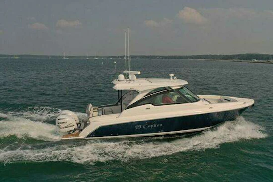 Tiara Yachts 34LX Yacht For Sale