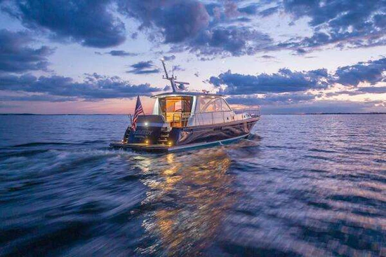 Hunt Yachts  Yacht For Sale