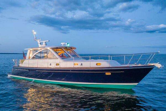 Hunt Yachts  Yacht For Sale