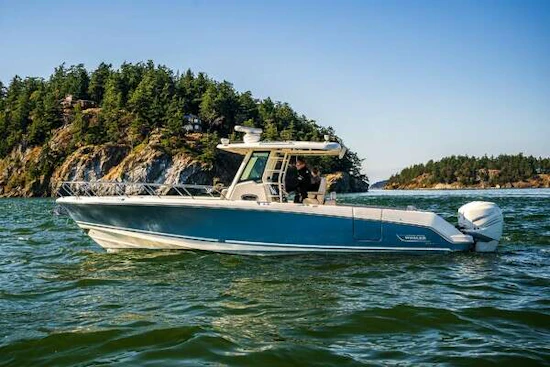 Boston Whaler 330 Outrage Yacht For Sale