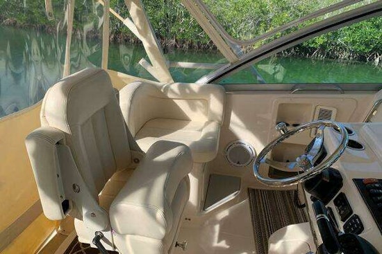 Grady-White Express 370 Yacht For Sale