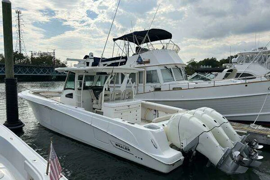 Boston Whaler 370 Outrage Yacht For Sale