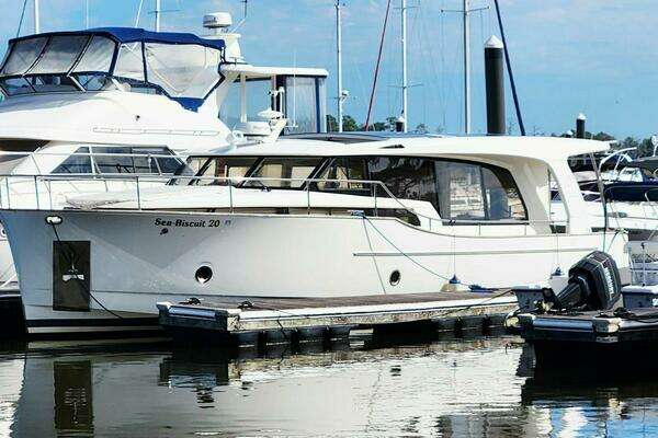 2022 Greenline 40 Hybrid 39' Yacht For Sale | Seattle Yachts
