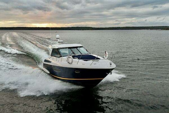 Regal 42 Sport Coupe Yacht For Sale