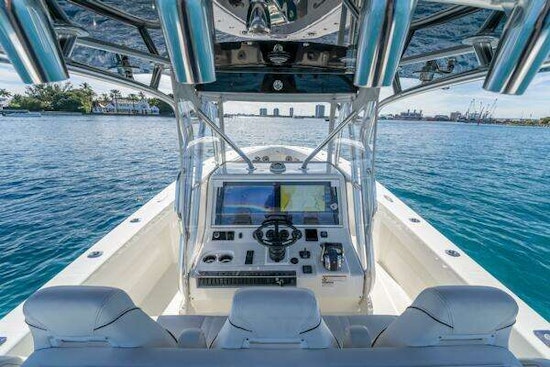 SeaVee 370z Yacht For Sale