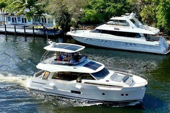 Greenline 48 Diesel Flybridge with Hardtop Yacht For Sale