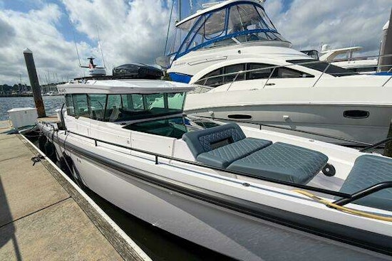 Axopar 37 XC AFT CABIN Yacht For Sale