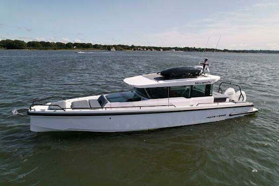 Axopar 37 XC AFT CABIN Yacht For Sale