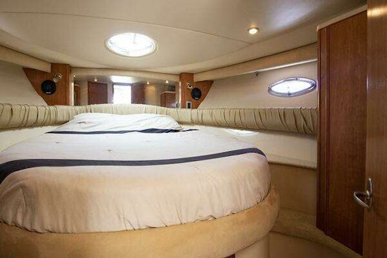 Meridian 411 Sedan Yacht For Sale