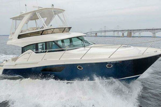 Tiara Yachts 4400 Flybridge Yacht For Sale