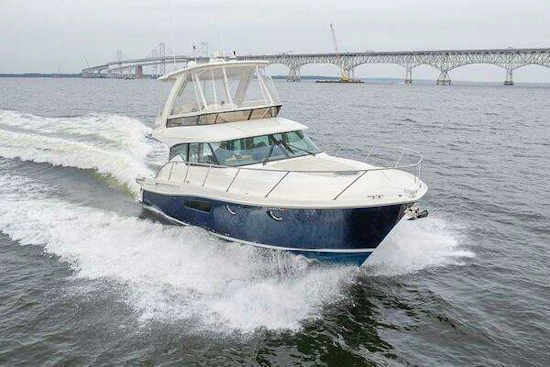 Tiara Yachts 4400 Flybridge Yacht For Sale