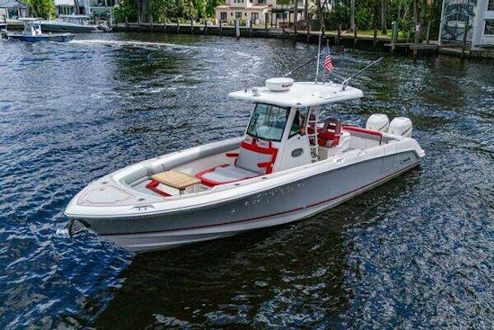 Boston Whaler 330 Outrage Yacht For Sale