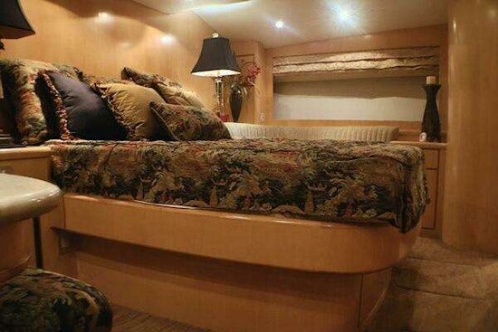 Donzi 73 Sport Yacht Yacht For Sale