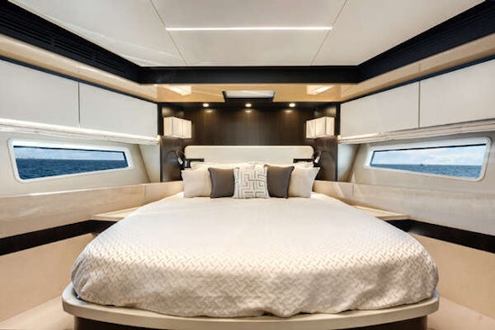 Azimut 66 FLY Yacht For Sale