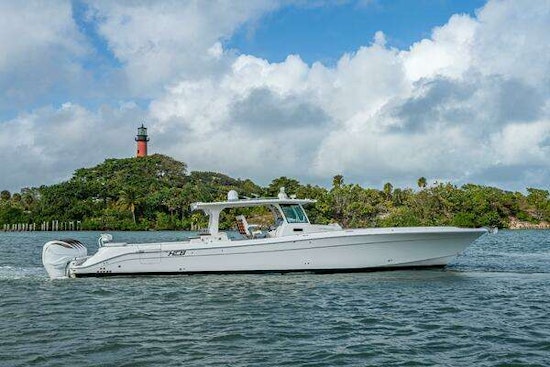 HCB Suenos Yacht For Sale