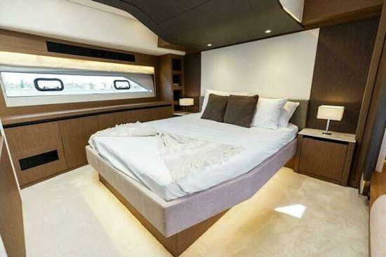 Prestige X70 Yacht For Sale