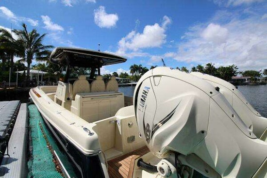 Chris-Craft Catalina 34 Yacht For Sale